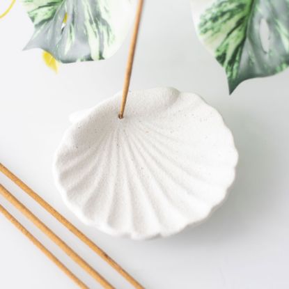 Picture of Off White Scallop Shell Incense Stick Holder